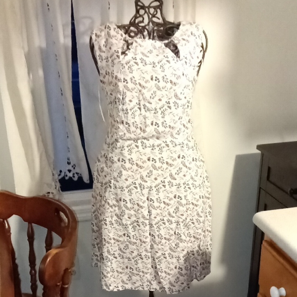 Suzy Shier White Strapless Floral Dress